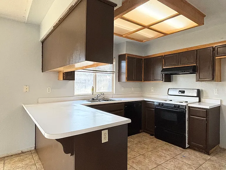 34 Barbados Ct — Photo 9