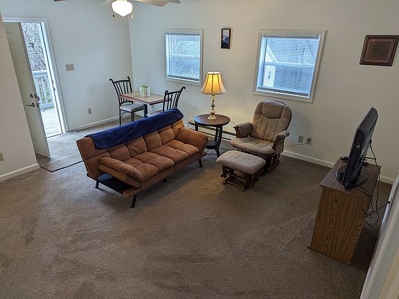 3rd image of 650 Hillwood Dr #202