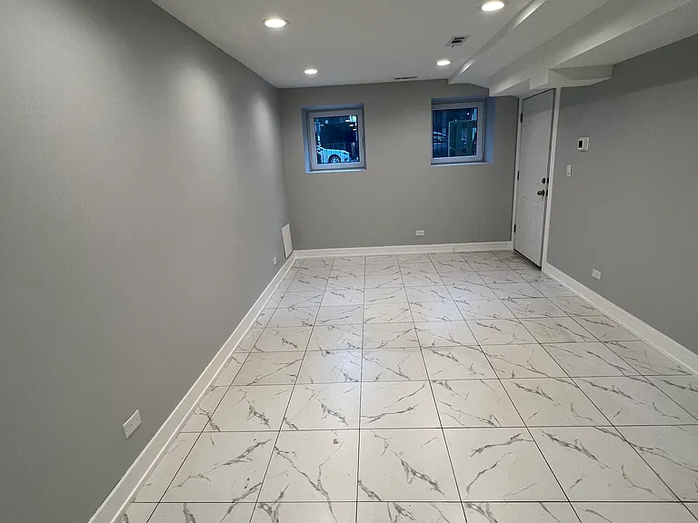 919 N Winchester Ave — Photo 5