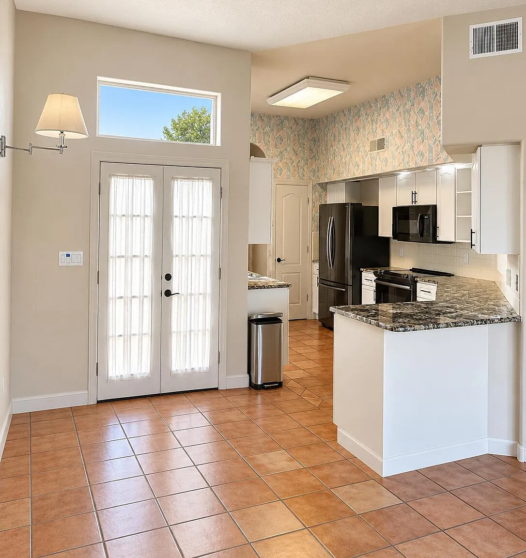 3 bed, 2.0 bath, 2010 sqft, $2,800 — Photo 4