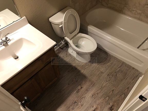 5th image of 4314 Hunters Place Dr #B