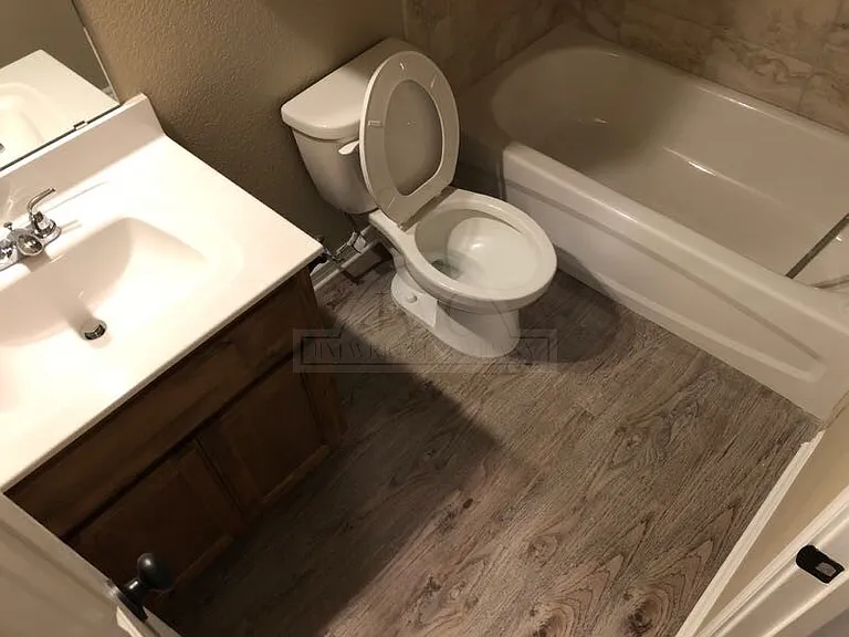 4314 Hunters Place Dr — Photo 6