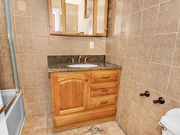 5th image of 1336 Hirsch Ave