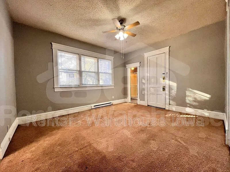Building Photo - 3419 1st St #2