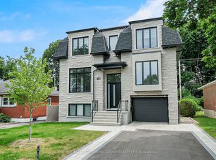 623 Rowanwood Ave, Ottawa, ON K2A 3E3