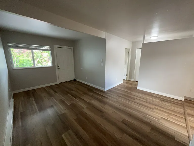 Hall Court Apartments — Photo 18