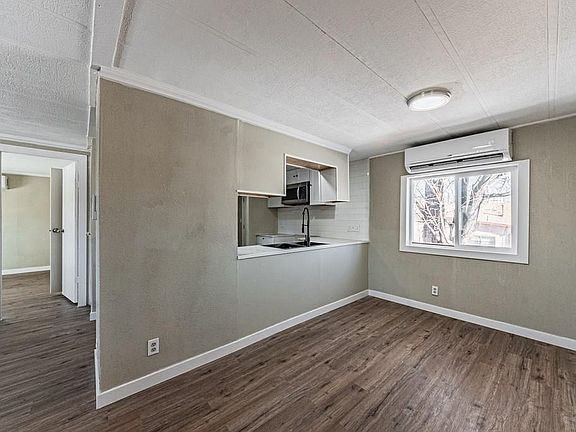 4th image of 1604 E River St