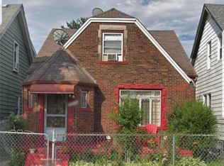 13135 Charest St, Hamtramck, MI 48212