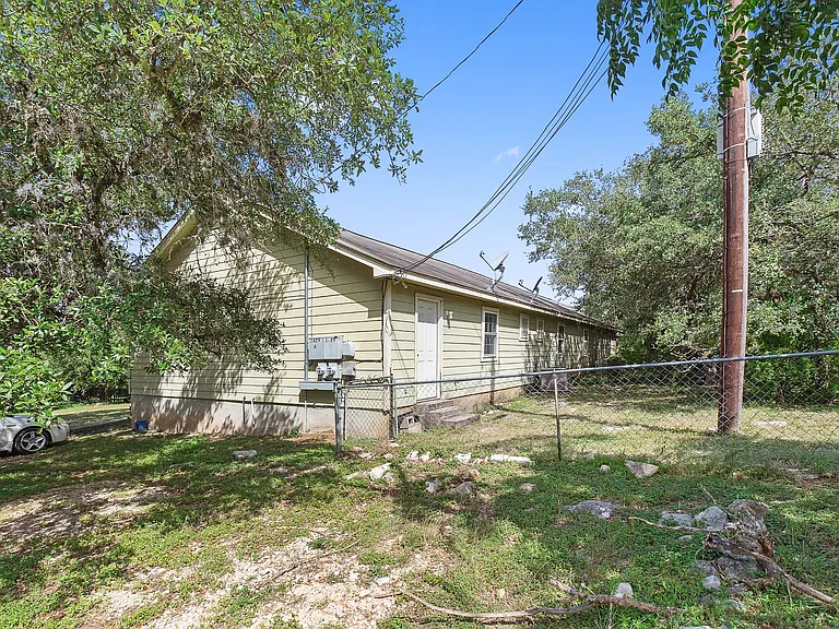 1629 Gordon St — Photo 22