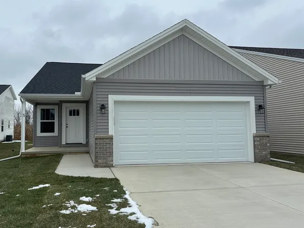 5 Eric Ct, Bloomington, IL 61705