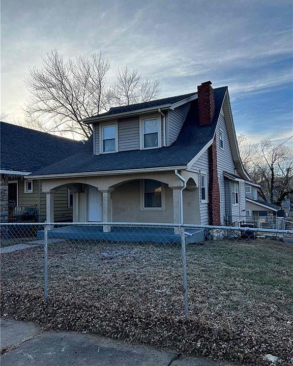 1st image of 300 Mersington Ave