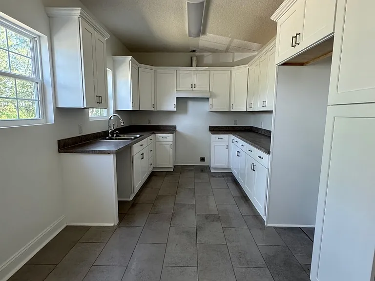 106 Hart Rd — Photo 9