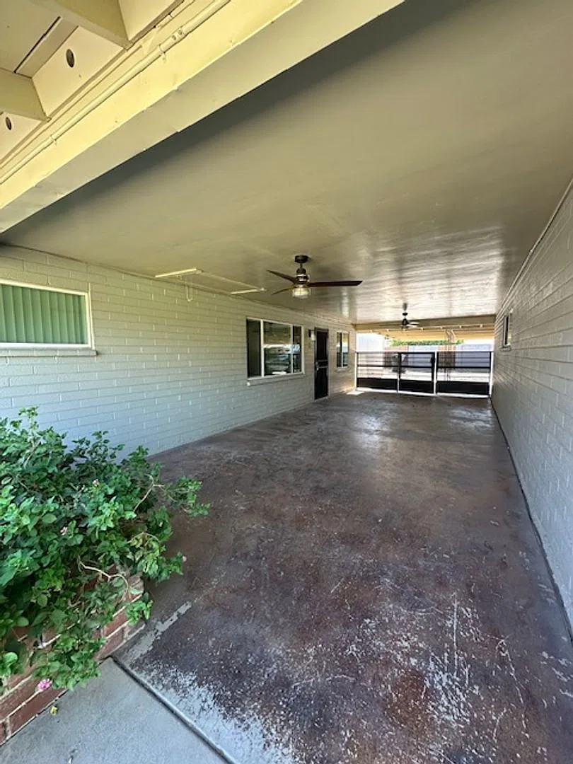 Hartford Apartments — Photo 2