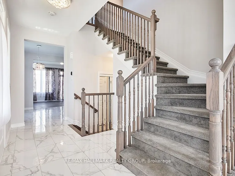 221 Merak Way — Photo 7