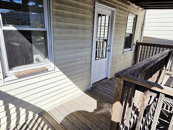 4th image of 89 Chelsea St APT 3