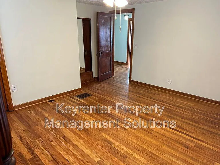 3922 Churchville Ave — Photo 19