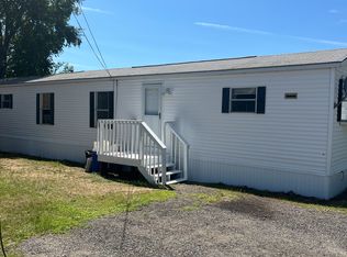 304 S Main St #A, Seabrook, NH 03874