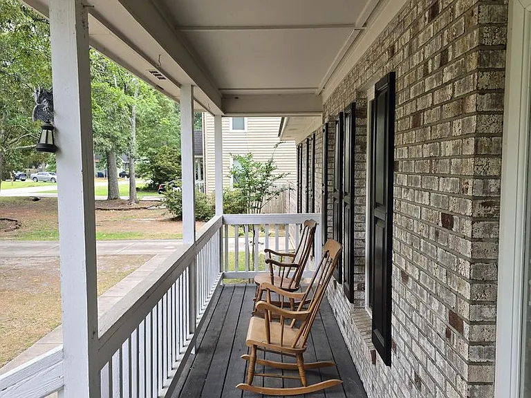 111 Greentree Dr — Photo 20