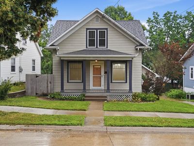 864 S Grandview Ave, Dubuque, IA, 52003