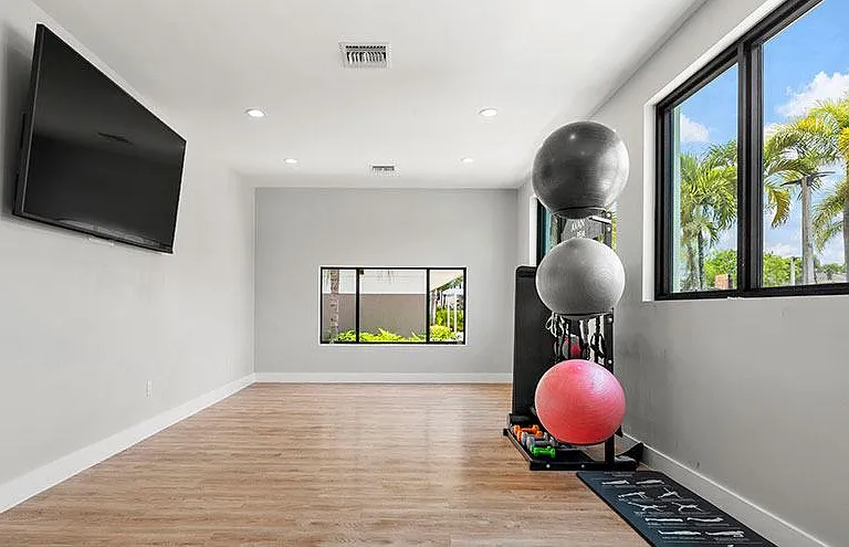 The Avant at Pembroke Pines Apartments — Photo 19