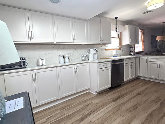 3rd image of 276 1st Ave