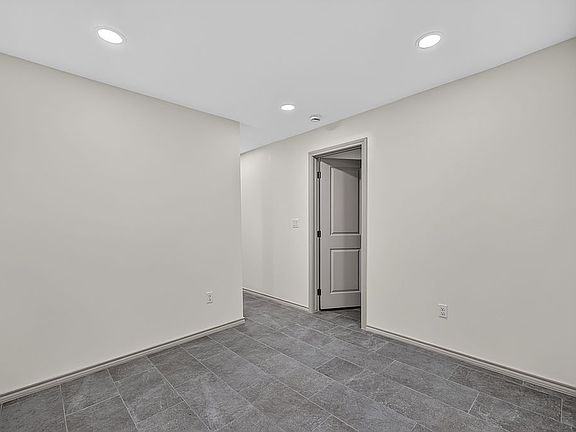 5th image of 712 N Padre Ave