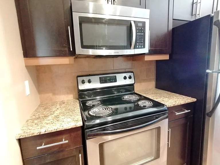 565 Corydon Ave #203 — Photo 8