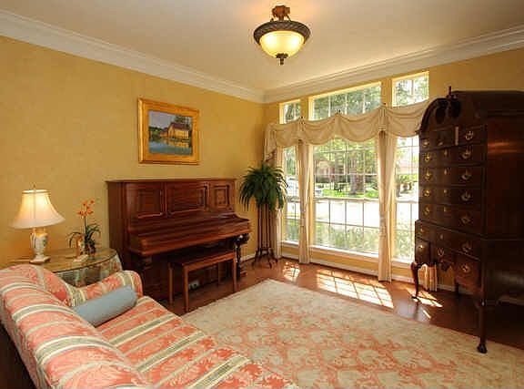 5th image of 8007 Laguna Springs Ct