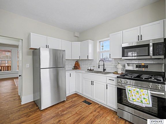 3rd image of 805 1st Ave