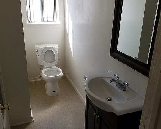 3rd image of 3060 W Pico Blvd