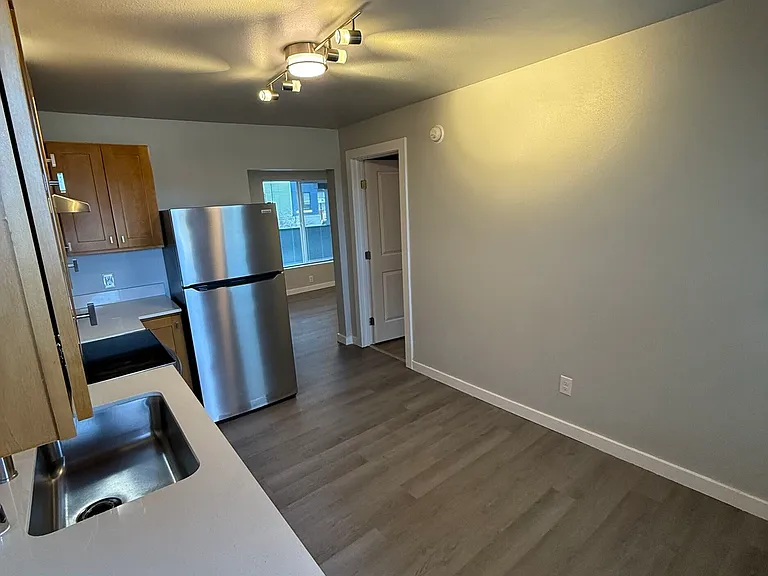 3130 Broadway #6 — Photo 13