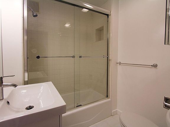 4th image of 115 Breeze Ave #2