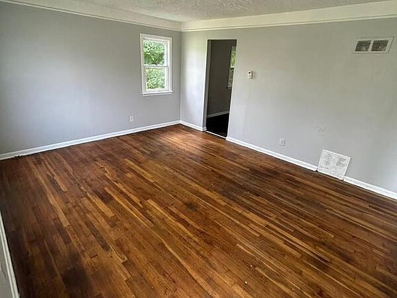 5th image of 204 Nevada Ave