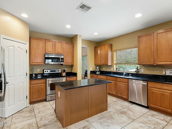 5th image of 16158 W CHRISTY Drive