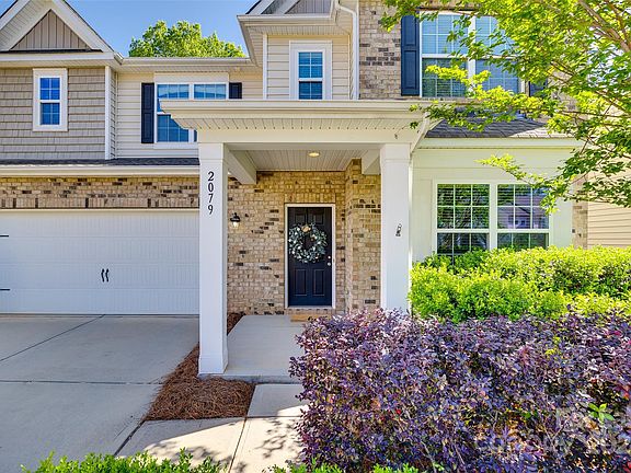 3rd image of 2079 Newport Dr