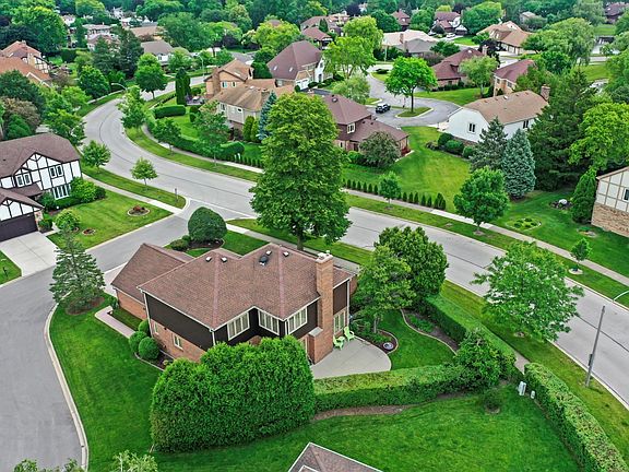 3rd image of 2302 E Barberry Ct