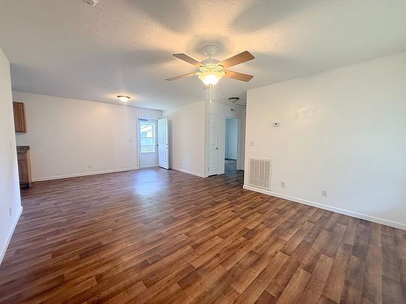 5th image of 137 McCawley St