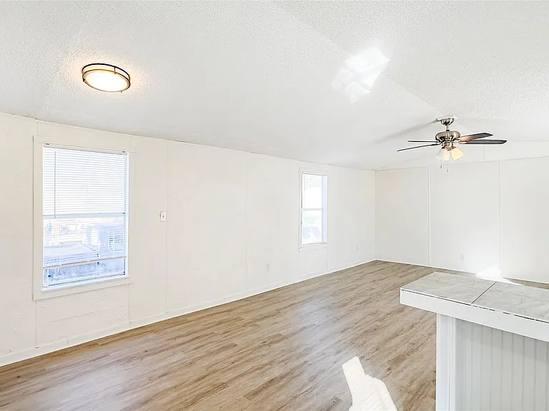 1202 US Highway 190 E #17 — Photo 26