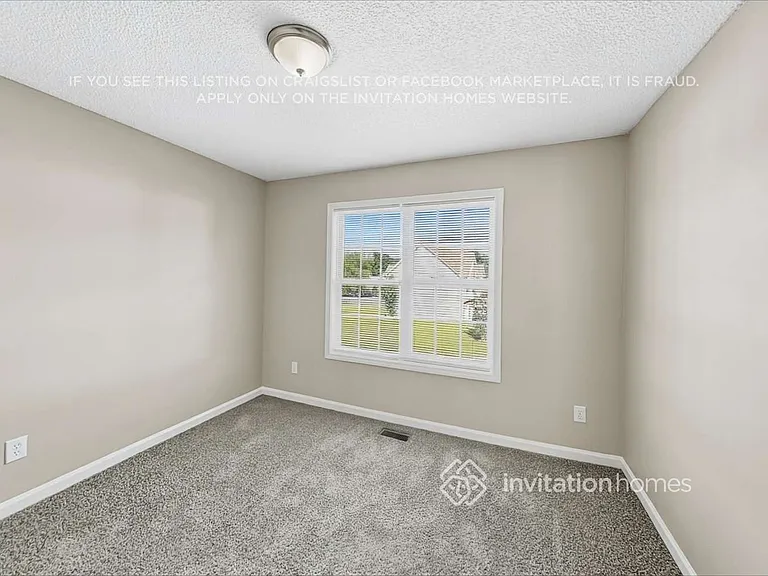 73 Richmond Dr — Photo 17