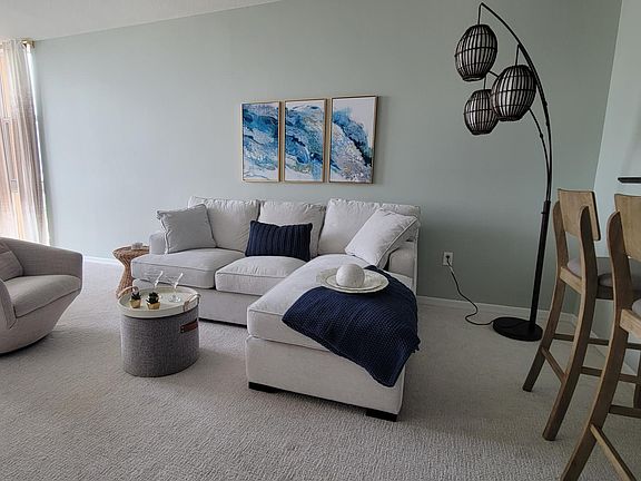 4th image of 806 E Windward Way APT 407