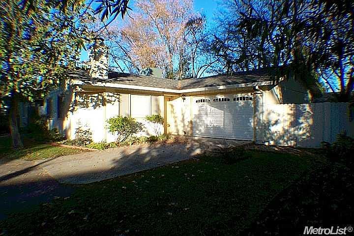 1st image of 3200 Ashwood Ln