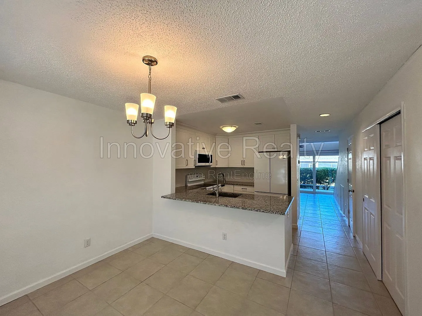 2 bed, 1.5 bath, 1060 sqft, $1,575 — Photo 4