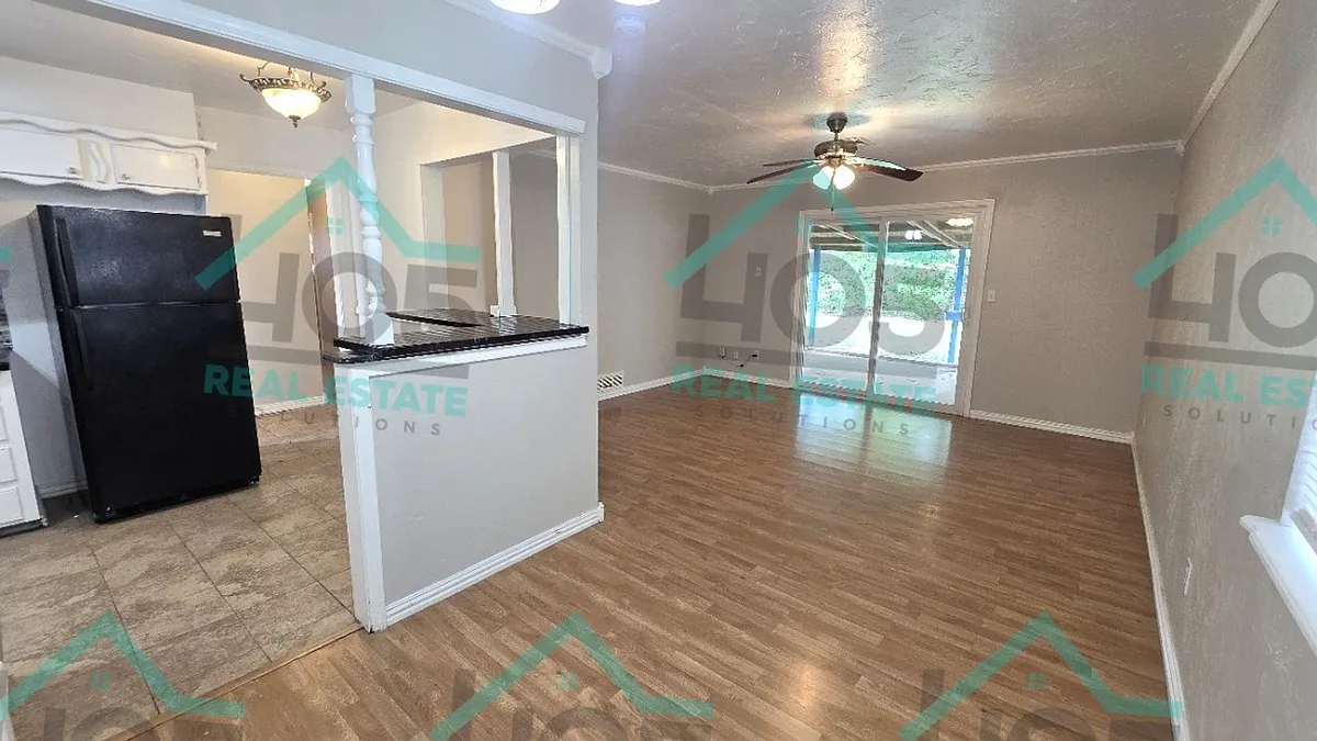 Building Photo - 2113 Candy Ln