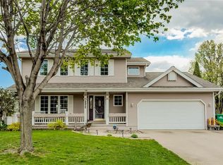 5975 Robin Rd, Pleasant Hill, IA 50327