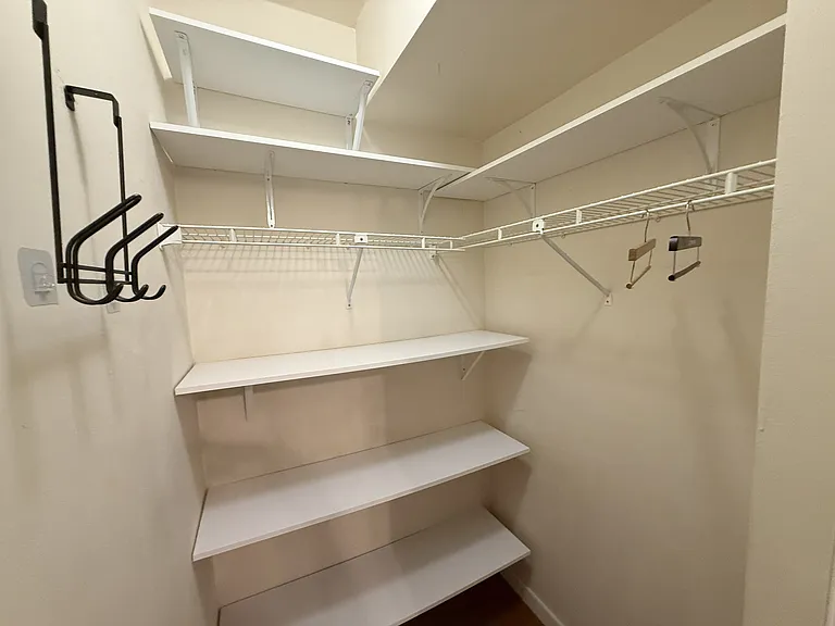 915 SW 8th St #102 — Photo 13