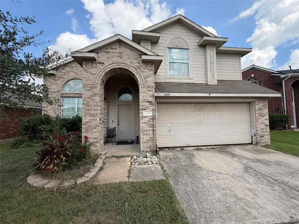 5439 Nautilus Ln, Baytown, TX 77521