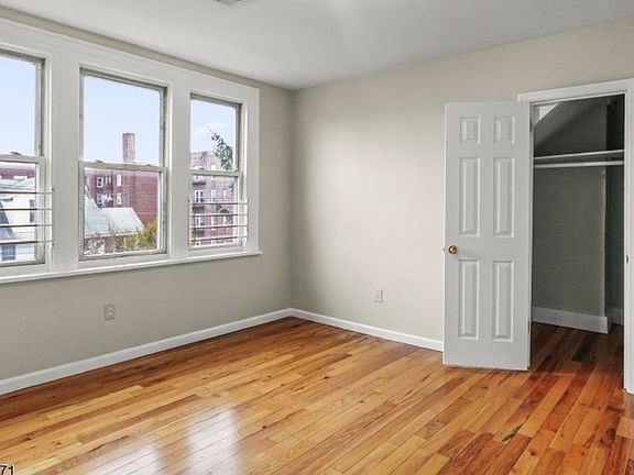 3rd image of 117 Parkview Ter #3A