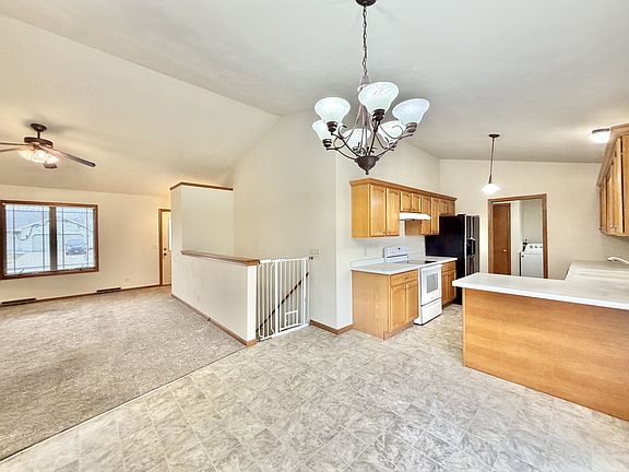 2nd image of 2402 Stonefield Ln #1