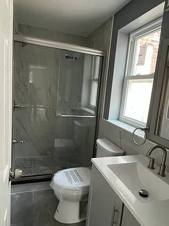 425 S 43rd St #2F — Photo 4