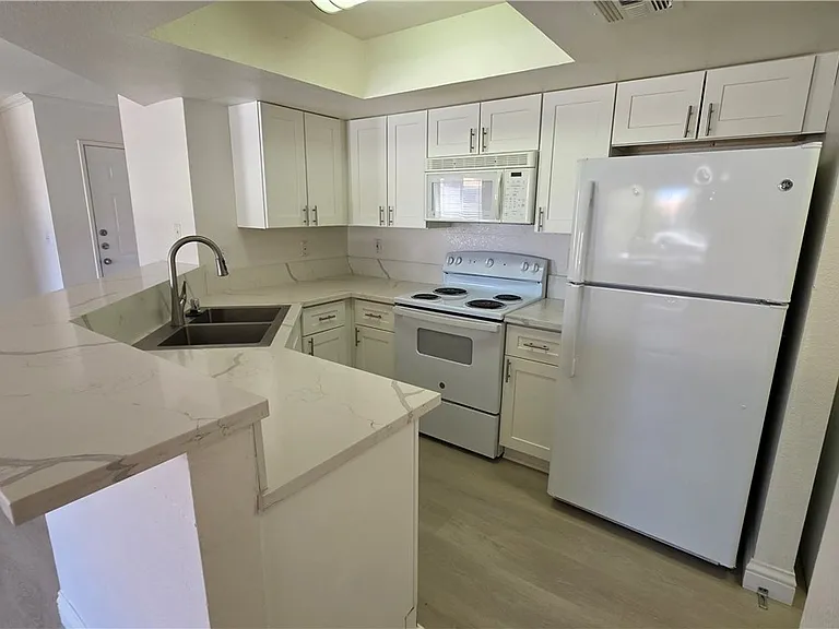 8600 W Charleston Blvd #2124 — Photo 7